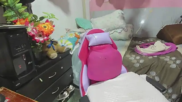 Snapshot of Mrs_mommy_ chatting on 07-14-26, 02:05 Mrs mommy online show from 07-14-26, 02:05