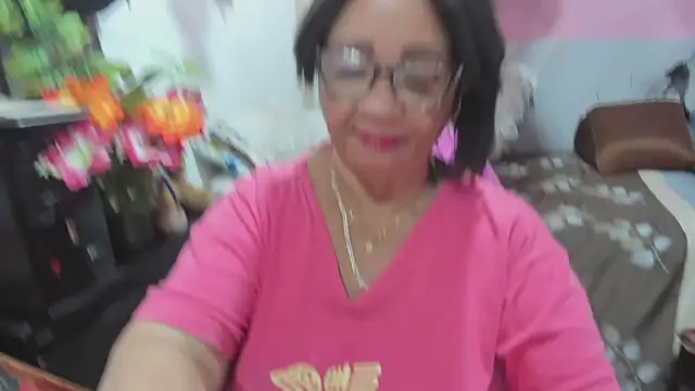 Snapshot of Mrs_mommy_ chatting on 07-11-26, 07:36 Mrs mommy online show from 07-11-26, 07:36
