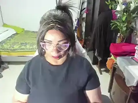 Snapshot of Mrs_mommy_ chatting on 03-02-25, 10:02 Mrs mommy online show from 03-02-25, 10:02