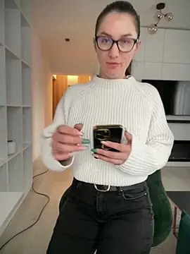 HotXMom online show from 01-11-26, 06:53