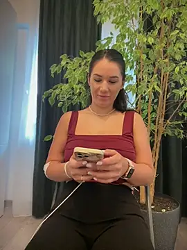 HotXMom online show from 07-11-26, 04:57