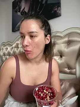 HotXMom online show from 06-15-26, 06:57