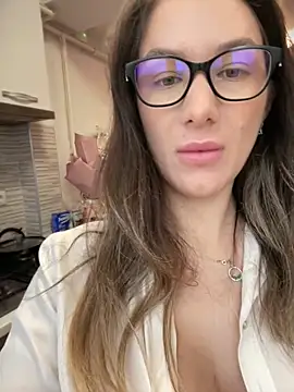 HotXMom online show from 02-05-26, 07:15