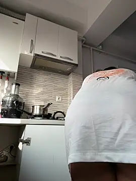 HotXMom online show from 03-04-26, 07:27