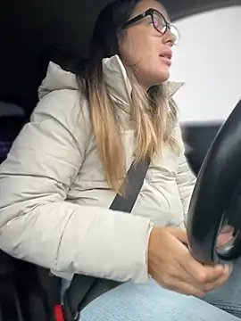 Snapshot of HotXMom chatting on 10-07-25, 05:52 HotXMom online show from 10-07-25, 05:52