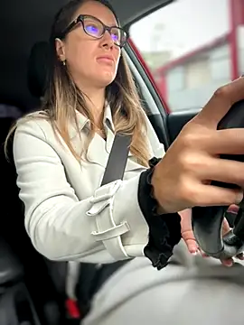 Snapshot of HotXMom chatting on 09-24-25, 05:14 HotXMom online show from 09-24-25, 05:14