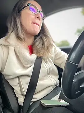 Snapshot of HotXMom chatting on 10-03-25, 06:04 HotXMom online show from 10-03-25, 06:04