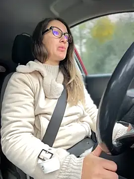 Snapshot of HotXMom chatting on 10-13-25, 06:04 HotXMom online show from 10-13-25, 06:04