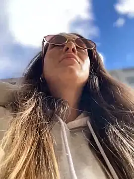 Snapshot of HotXMom chatting on 10-19-25, 11:57 HotXMom online show from 10-19-25, 11:57