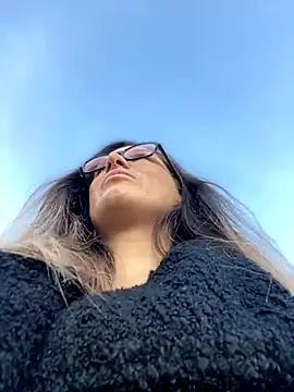 Snapshot of HotXMom chatting on 10-31-25, 05:59 HotXMom online show from 10-31-25, 05:59