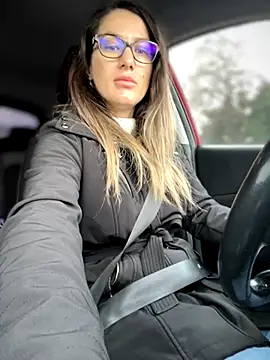 HotXMom online show from 11-18-25, 06:50