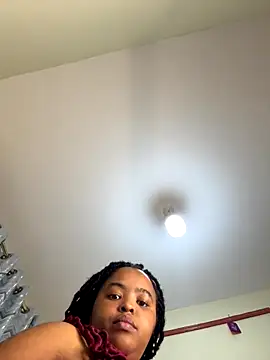 Linahlove online show from 11-19-25, 03:45