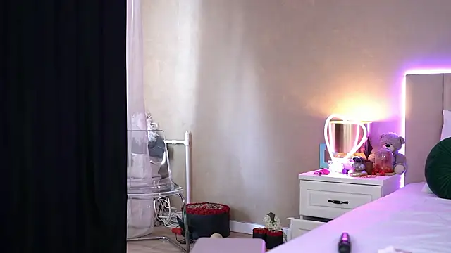 EvellineClaire online show from 03-25-26, 12:26