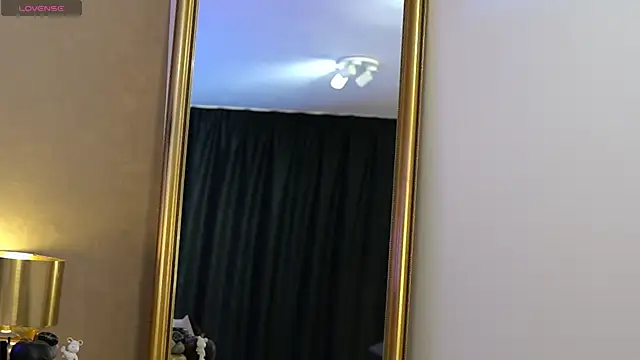 EvellineClaire online show from 12-04-25, 08:24