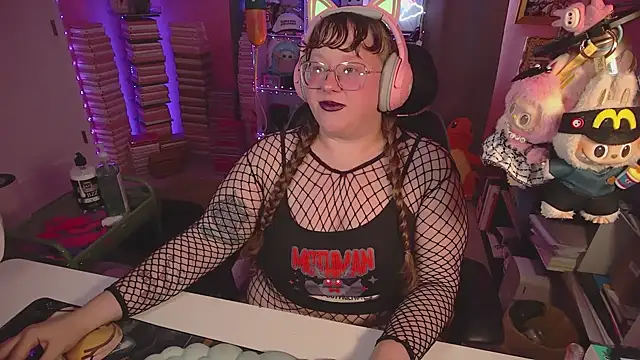 FatVeronica online show from 06-18-26, 07:19