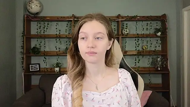 Ksuhesa online show from 12-19-25, 01:09