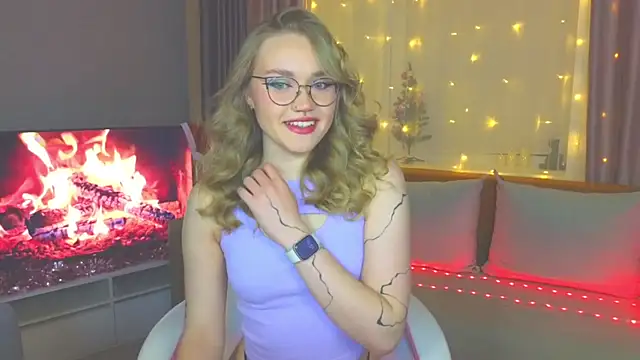 Snapshot of Aurora_Golden1 chatting on 01-26-25, 04:20 Aurora Golden1 online show from 01-26-25, 04:20