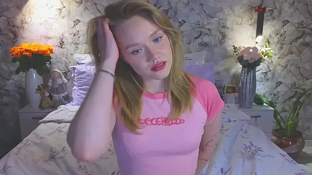 Aurora Golden1 online show from 02-14-26, 05:02