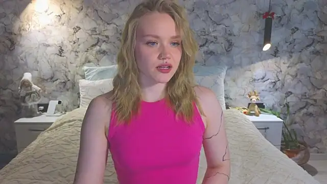 Aurora Golden1 online show from 06-04-26, 12:43