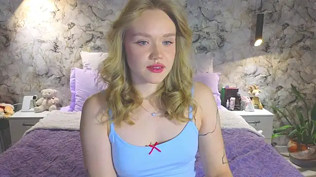 Aurora Golden1 online show from 11-19-25, 05:13