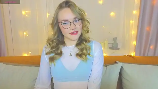 Snapshot of Aurora_Golden1 chatting on 02-20-25, 03:30 Aurora Golden1 online show from 02-20-25, 03:30