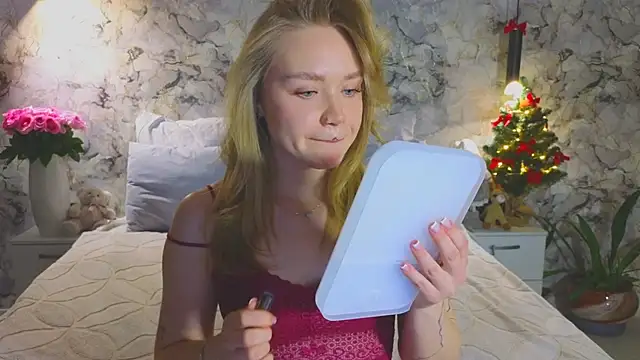 Aurora Golden1 online show from 01-06-26, 08:46