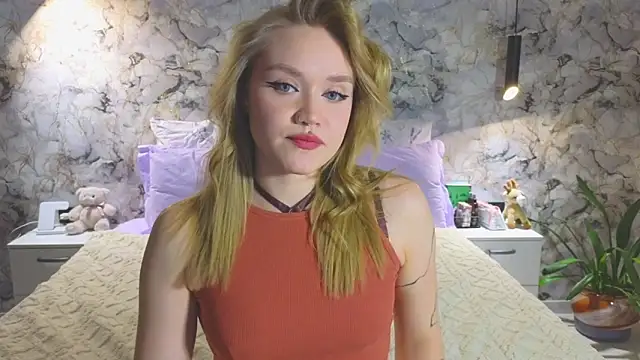 Aurora Golden1 online show from 11-28-25, 05:13