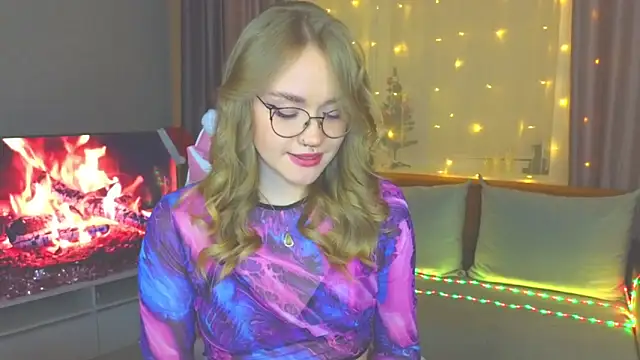 Snapshot of Aurora_Golden1 chatting on 01-25-25, 07:28 Aurora Golden1 online show from 01-25-25, 07:28
