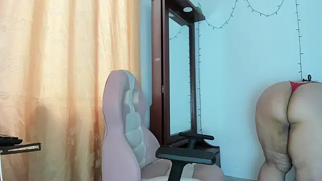 jessica hot 28 online show from 11-17-25, 06:01