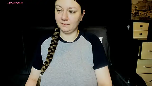 Snapshot of AlisaBacker chatting on 06-17-26, 08:41 AlisaBacker online show from 06-17-26, 08:41