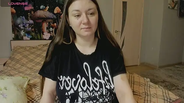 Snapshot of AlisaBacker chatting on 10-30-25, 12:58 AlisaBacker online show from 10-30-25, 12:58