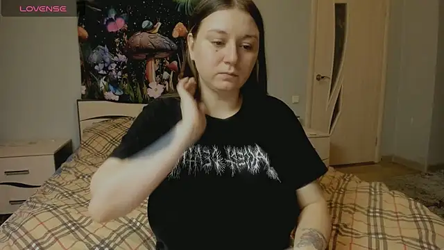 Snapshot of AlisaBacker chatting on 11-28-25, 03:01 AlisaBacker online show from 11-28-25, 03:01