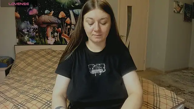 Snapshot of AlisaBacker chatting on 11-21-25, 12:26 AlisaBacker online show from 11-21-25, 12:26