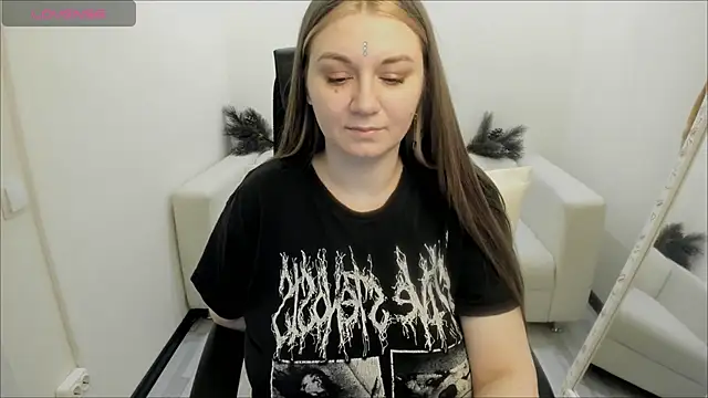 AlisaBacker online show from 12-26-24, 01:07