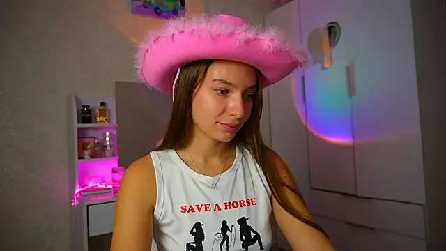 Snapshot of soffy__kisss chatting on 10-03-25, 03:24 soffy  kisss online show from 10-03-25, 03:24