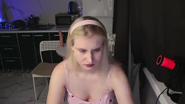 Snapshot of MertyXX chatting on 02-20-26, 10:12 MertyXX online show from 02-20-26, 10:12