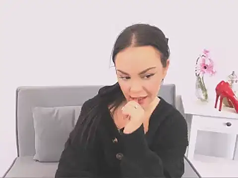 Snapshot of KendalNew chatting on 12-19-24, 08:13 KendalNew online show from 12-19-24, 08:13