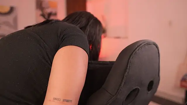 SheylaBakerr online show from 11-20-25, 10:38