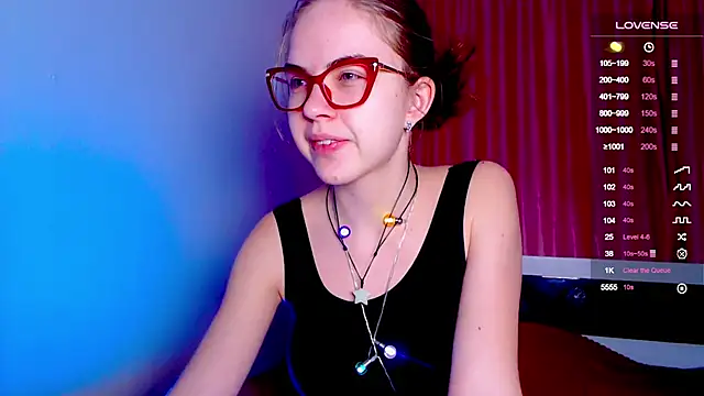 Snapshot of Sarah_HS chatting on 12-30-24, 01:03 Sarah HS online show from 12-30-24, 01:03