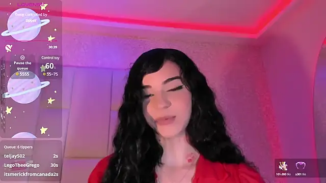 Snapshot of Summer_walkerr chatting on 02-14-25, 06:40 Summer walkerr online show from 02-14-25, 06:40