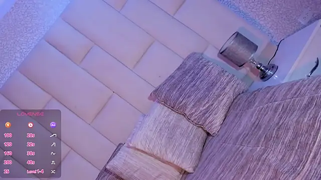 Snapshot of Summer_walkerr chatting on 03-28-26, 01:01 Summer walkerr online show from 03-28-26, 01:01