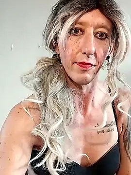 Snapshot of AlexiaXXL chatting on 12-20-25, 11:13 AlexiaXXL online show from 12-20-25, 11:13