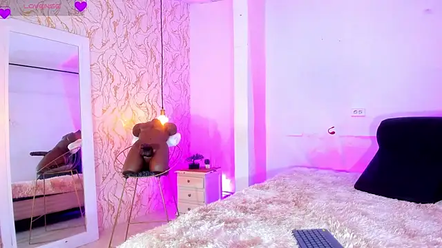 NATALIE PARKERR online show from 10-28-25, 12:15