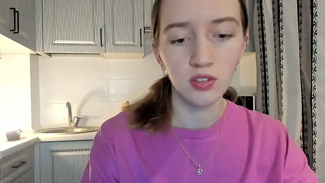 Snapshot of leslie_my_lovee chatting on 12-16-25, 06:56 leslie my lovee online show from 12-16-25, 06:56