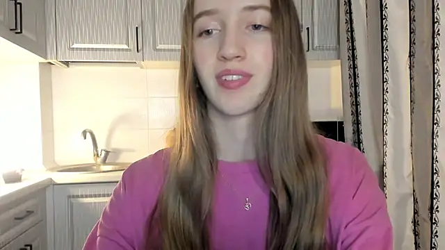 Snapshot of leslie_my_lovee chatting on 12-13-25, 08:04 leslie my lovee online show from 12-13-25, 08:04