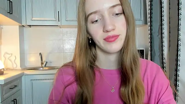 Snapshot of leslie_my_lovee chatting on 11-26-25, 04:18 leslie my lovee online show from 11-26-25, 04:18