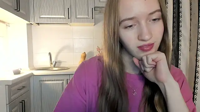 Snapshot of leslie_my_lovee chatting on 12-19-25, 04:31 leslie my lovee online show from 12-19-25, 04:31