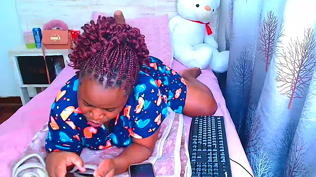 Snapshot of chocolete_candy chatting on 09-29-25, 07:52 chocolete candy online show from 09-29-25, 07:52