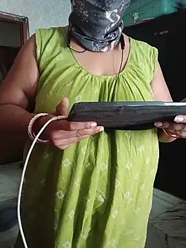 Ivy-09 online show from 04-12-26, 05:22