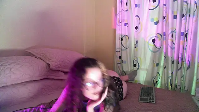 Snapshot of frikigyal chatting on 02-26-25, 02:19 frikigyal online show from 02-26-25, 02:19